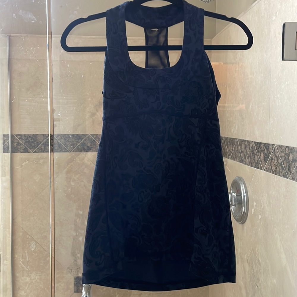 Lululemon tank